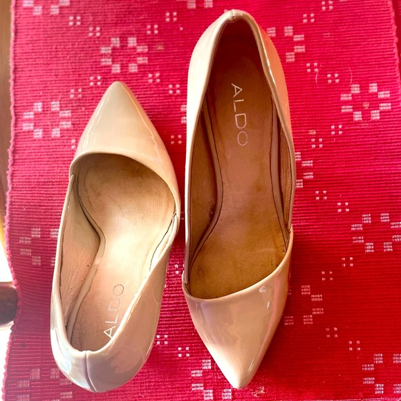 Nude Patent Leather Stiletto Heels / Size 8 (38.5 EU) - Picture 3 of 5